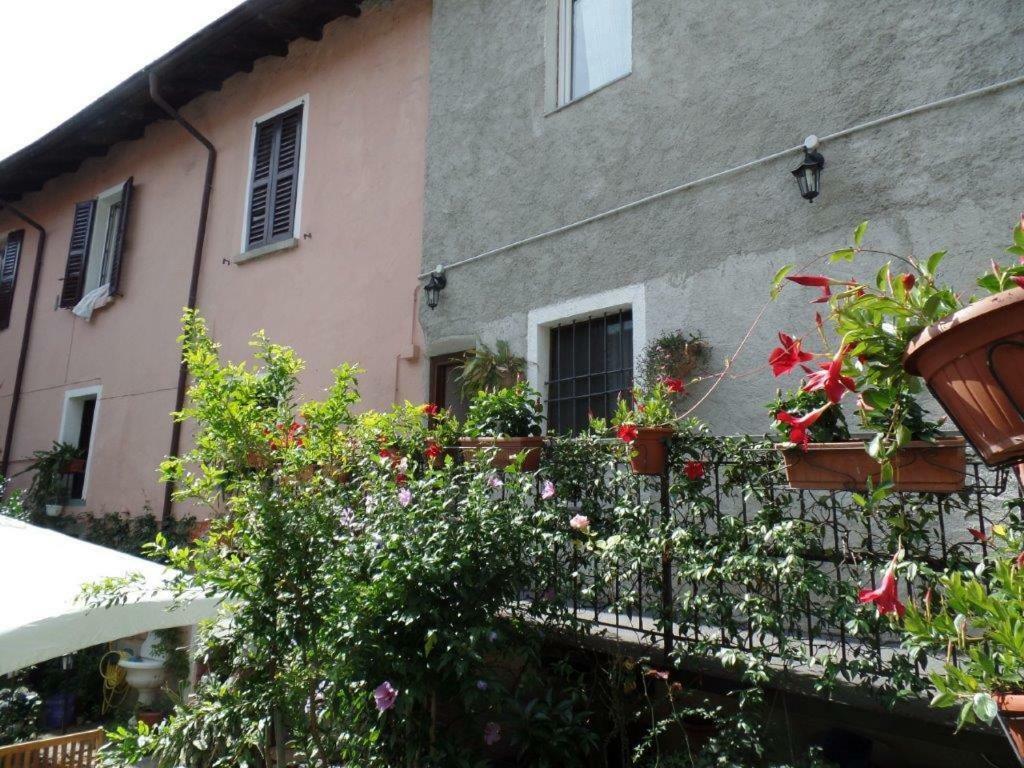 B&B Zia Lina Dongo Exterior foto